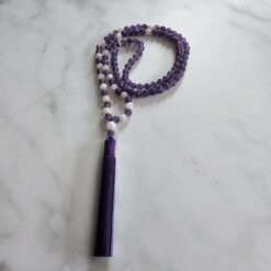 Amethyst-Rosenquarz-Mala, matt, mit Seidenquaste