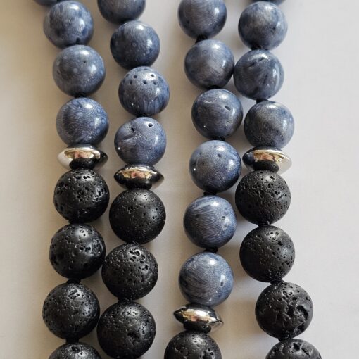 Korallen (blau) -Lava-Mala (1) mit Edelstahlanhänger (Säule mit „om mani padme hum“) – Bild 2