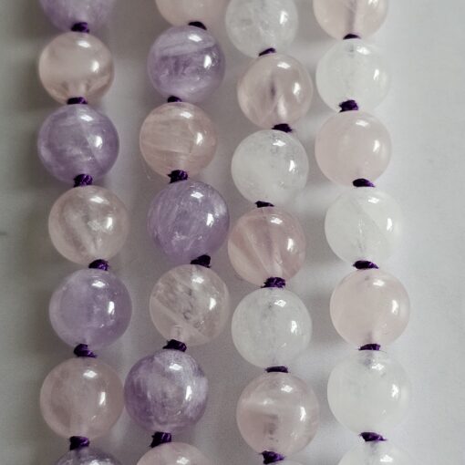 Amethyst (Lavendelamethyst) -Rosenquarz-Schneequarz-Mala mit Edelstahlanhänger – Bild 2