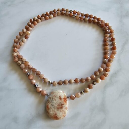 Sonnenstein-Mala, facettiert (2), mit Sonnenstein-Anhänger und Armband – Bild 3