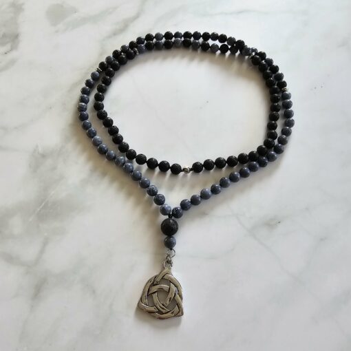 Korallen (blau) -Lava-Mala (2) mit Edelstahlanhänger (Keltischer Knoten) – Bild 3