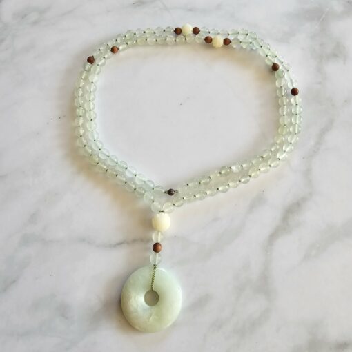 Serpentin („China Jade“) -Sandelholz (braun) -Mala mit Serpentin-Donut – Bild 3