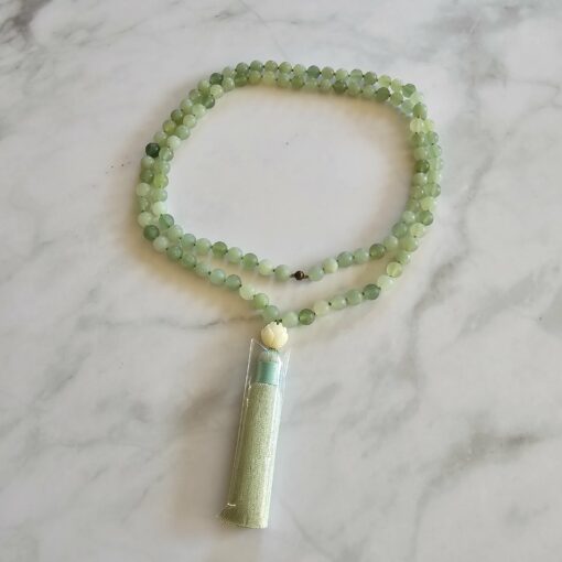 Serpentin-Mala, matt, mit Seidenquaste und Armband – Bild 3