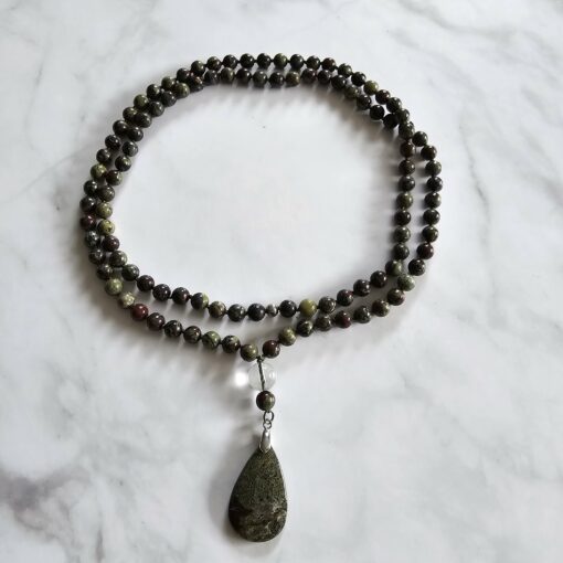 Jaspis („Drachenblut-Jaspis“) -Mala mit „Drachenblut-Jaspis“-Anhänger und Armband – Bild 3