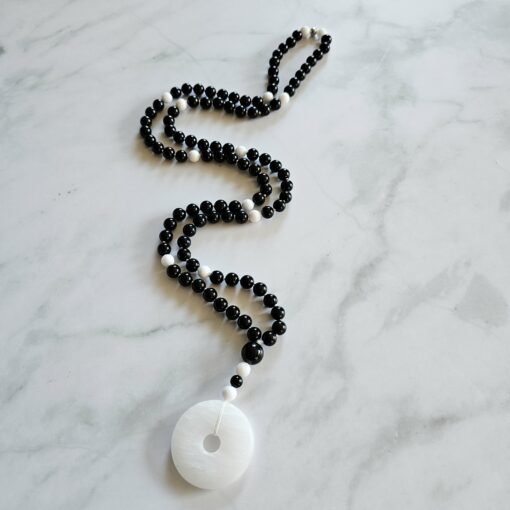 Turmalin (schwarz) -Baryt (weiß) -Mala mit einem weißen Baryt-Donut – Bild 4