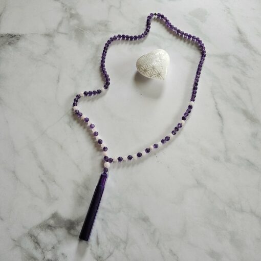 Amethyst-Rosenquarz-Mala, matt, mit Seidenquaste – Bild 5