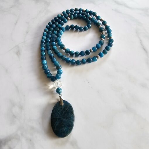 Apatit-Mala, blau (3), mit großem, blauem Apatit-Anhänger und Armband – Bild 5