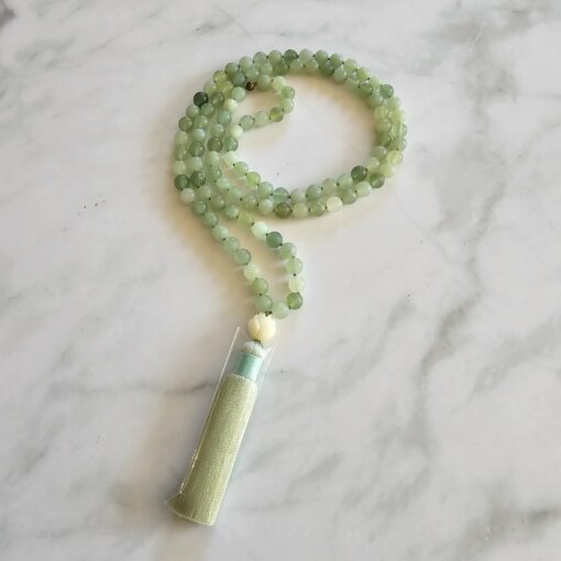 Serpentin-Mala, matt, mit Seidenquaste und Armband – Bild 5