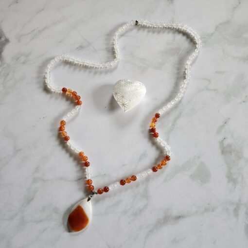 Achat (weiß) -Karneol-Mala mit weißem Achat mit Karneol-Anhänger – Bild 5