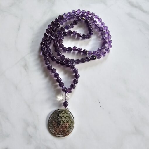 Amethyst-Mala, dunkel sowie etwas heller und facettiert, mit Edelstahlanhänger und Armband – Bild 5
