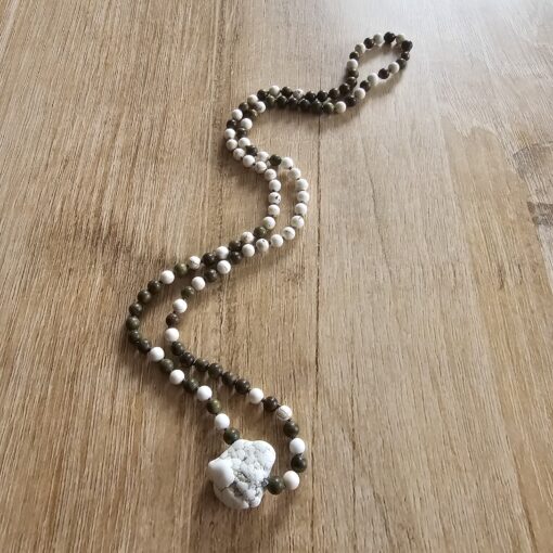 Magnesit-Sandelholz-Mala mit Magnesit-Anhänger und Armband – Bild 6