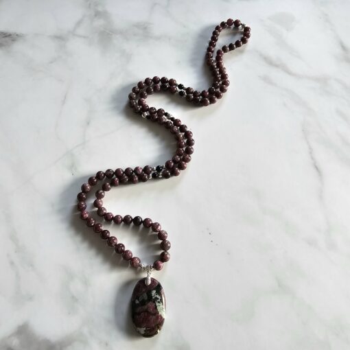 Eudialyt-Turmalin (schwarz) -Mala (2) mit Eudialyt-Anhänger und Armband – Bild 6