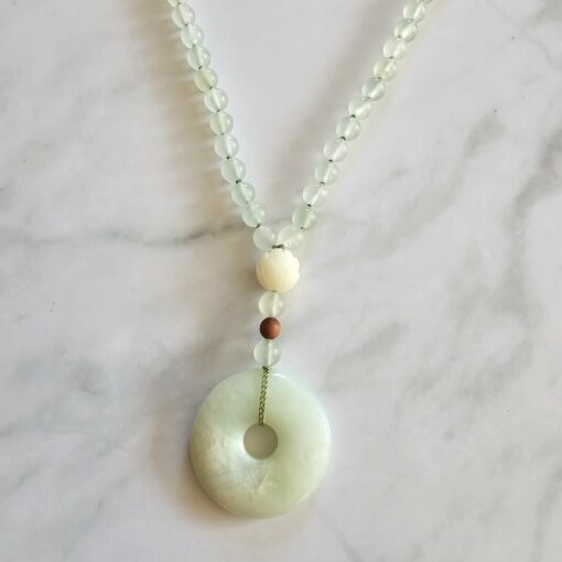 Serpentin („China Jade“) -Sandelholz (braun) -Mala mit Serpentin-Donut – Bild 6