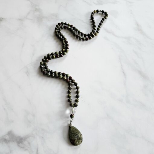 Jaspis („Drachenblut-Jaspis“) -Mala mit „Drachenblut-Jaspis“-Anhänger und Armband – Bild 6