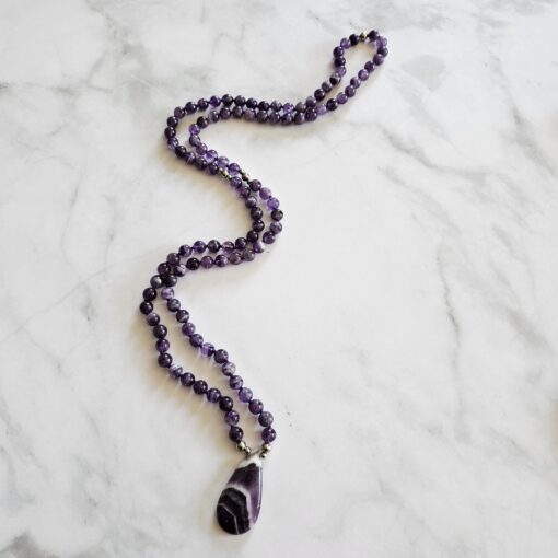 Amethystquarz („Chevron-Amethyst“) -Mala mit „Chevron-Amethyst“-Anhänger und Armband – Bild 6