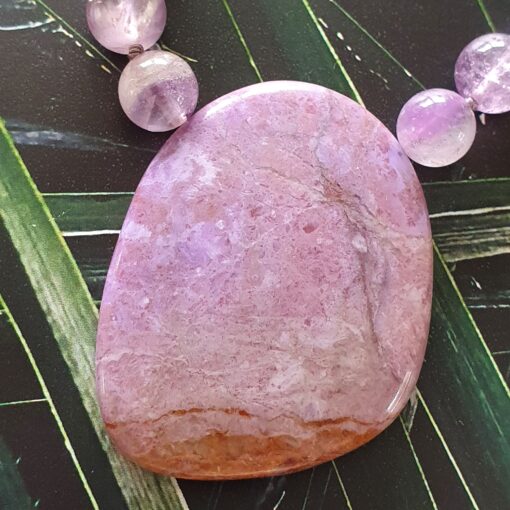 Amethyst („Lavendelamethyst“) -Mala mit Lavendel-Jade-Anhänger – Bild 7