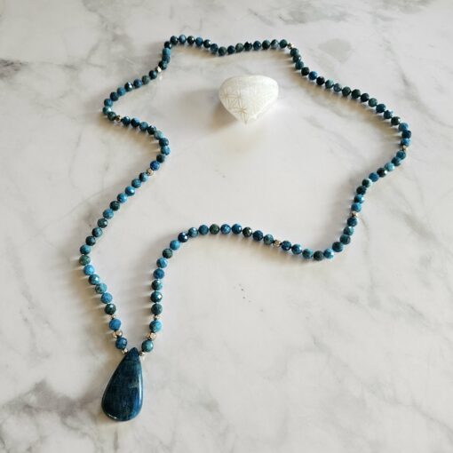 Apatit-Mala, blau und facettiert, mit blauem Apatit-Anhänger und Armband – Bild 7