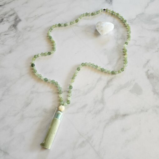 Serpentin-Mala, matt, mit Seidenquaste und Armband – Bild 7