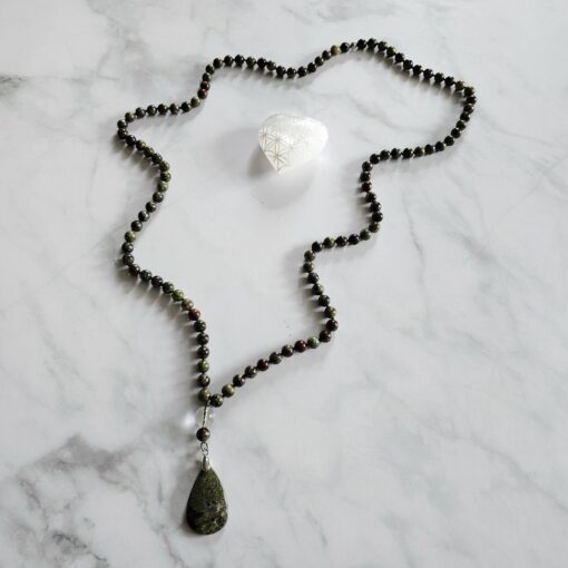 Jaspis („Drachenblut-Jaspis“) -Mala mit „Drachenblut-Jaspis“-Anhänger und Armband – Bild 7