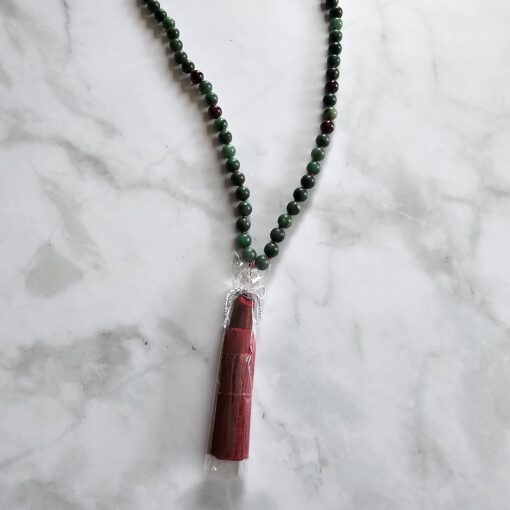 Budstone („Prasemquarz“) -Granat-Mala mit Seidenquaste und Armband – Bild 8