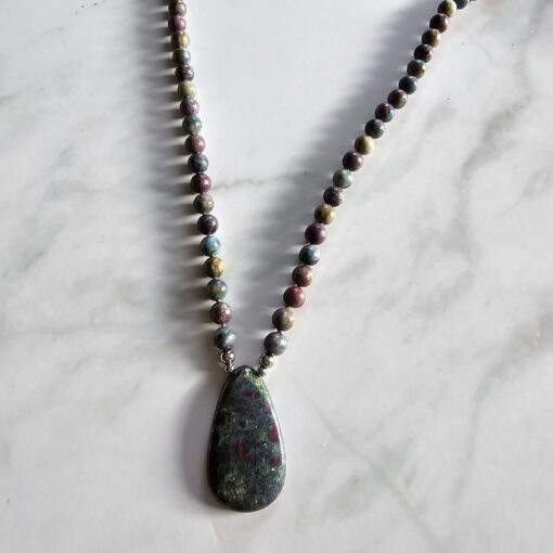 Rubin-Disthen-Fuchsit-Mala mit Rubin-Disthen-Fuchsit-Anhänger und Armband – Bild 8