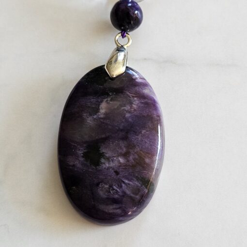 Charoit-Mala (1) mit Charoit-Anhänger und Armband – Bild 9