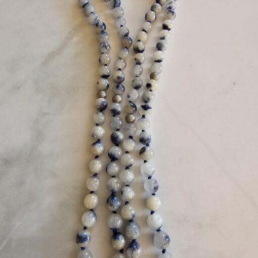 Dumortierit (Dumortierit in Quarz) -Mala mit Seidenquaste und Armband – Bild 10