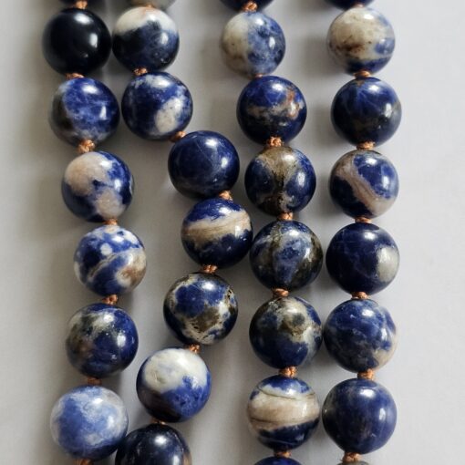 Sodalith (mit Calcit) -Kupfer-Mala mit Sodalith (mit Calcit) -Anhänger – Bild 10
