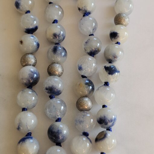 Dumortierit (Dumortierit in Quarz) -Mala mit Seidenquaste und Armband – Bild 11