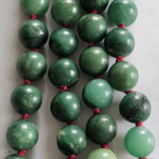 Budstone („Prasemquarz“) -Granat-Mala mit Seidenquaste und Armband – Bild 11