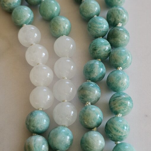 Amazonit-Schneequarz-Mala mit Seidenquaste und Armband – Bild 11