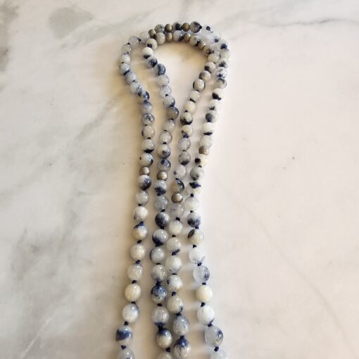Dumortierit (Dumortierit in Quarz) -Mala mit Seidenquaste und Armband – Bild 12