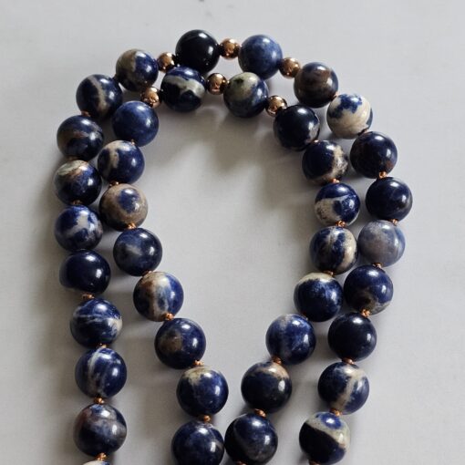 Sodalith (mit Calcit) -Kupfer-Mala mit Sodalith (mit Calcit) -Anhänger – Bild 12