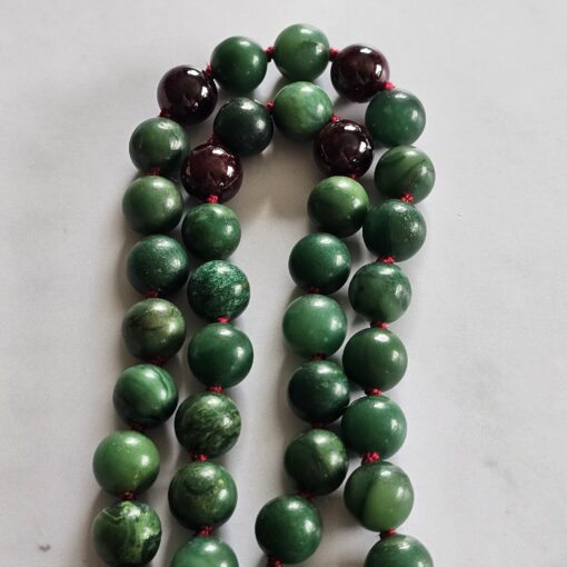 Budstone („Prasemquarz“) -Granat-Mala mit Seidenquaste und Armband – Bild 13