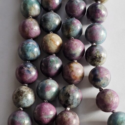 Rubin-Disthen-Fuchsit-Mala mit Rubin-Disthen-Fuchsit-Anhänger und Armband – Bild 13