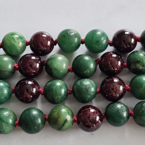 Budstone („Prasemquarz“) -Granat-Mala mit Seidenquaste und Armband – Bild 15