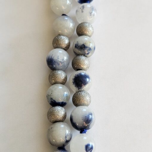 Dumortierit (Dumortierit in Quarz) -Mala mit Seidenquaste und Armband – Bild 16