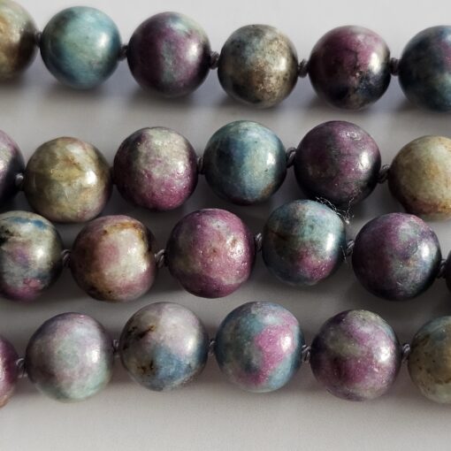 Rubin-Disthen-Fuchsit-Mala mit Rubin-Disthen-Fuchsit-Anhänger und Armband – Bild 17