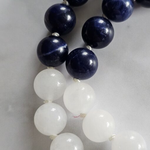 Sodalith-Schneequarz-Mala mit Sodalith-Anhänger und Armband – Bild 19