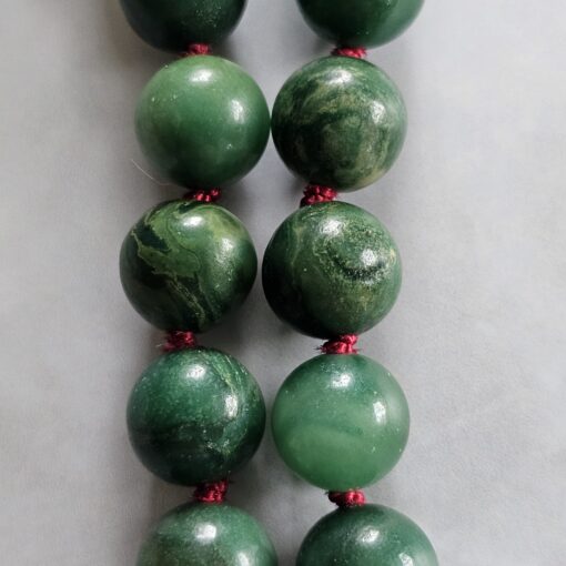 Budstone („Prasemquarz“) -Granat-Mala mit Seidenquaste und Armband – Bild 20