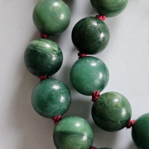 Budstone („Prasemquarz“) -Granat-Mala mit Seidenquaste und Armband – Bild 22