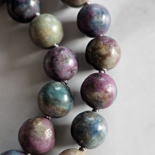 Rubin-Disthen-Fuchsit-Mala mit Rubin-Disthen-Fuchsit-Anhänger und Armband – Bild 22