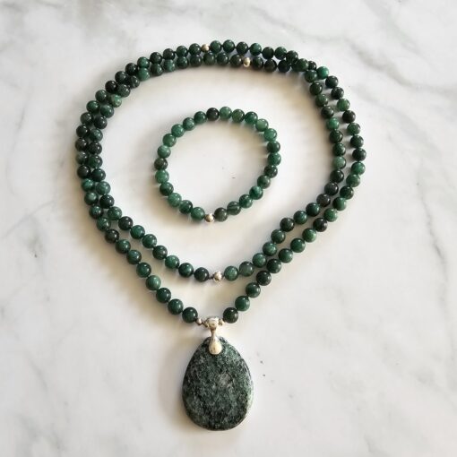 Fuchsit-Mala mit Fuchsit-Anhänger und Armband