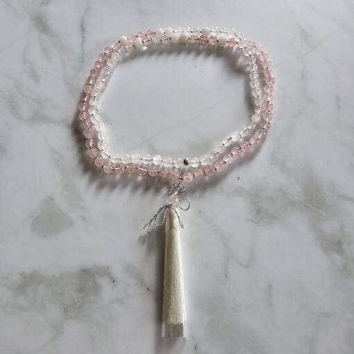 Rosenquarz-Milchquarz-Mala mit Quaste – Bild 3