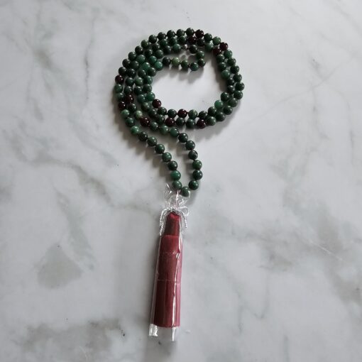 Budstone („Prasemquarz“) -Granat-Mala mit Seidenquaste und Armband – Bild 5