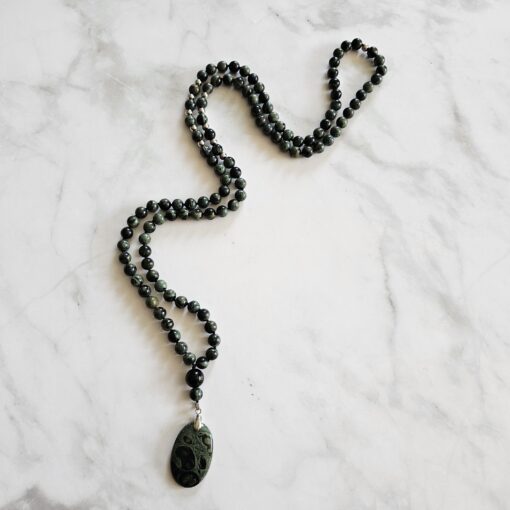 Eldarit („Kabambastein“) -Mala mit Eldarit-Anhänger und Armband – Bild 6