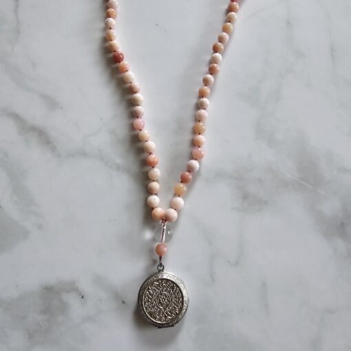 Opal (peruanischer, rosafarbener Opal) -Mala mit Edelstahlanhänger – Bild 6