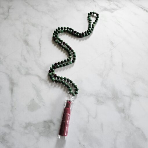 Budstone („Prasemquarz“) -Granat-Mala mit Seidenquaste und Armband – Bild 6