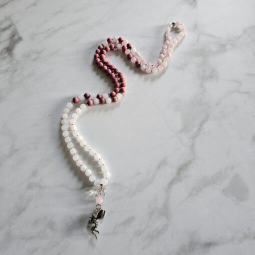 Rhodonit-Rosenquarz-Schneequarz-Mala mit Edelstahlanhänger und Armband – Bild 6