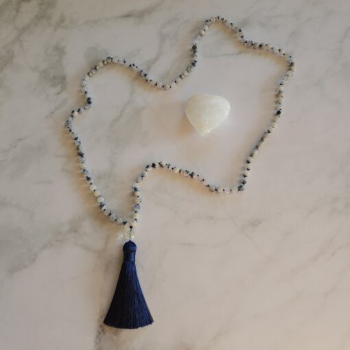 Dumortierit (Dumortierit in Quarz) -Mala mit Seidenquaste und Armband – Bild 7